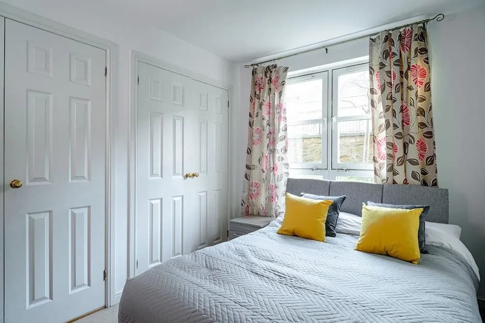 Charming Edinburgh Apartment - photo 6