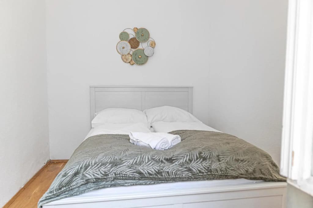 Smart 2BR Apt. Perfect for Longstays near Rennweg - photo 3