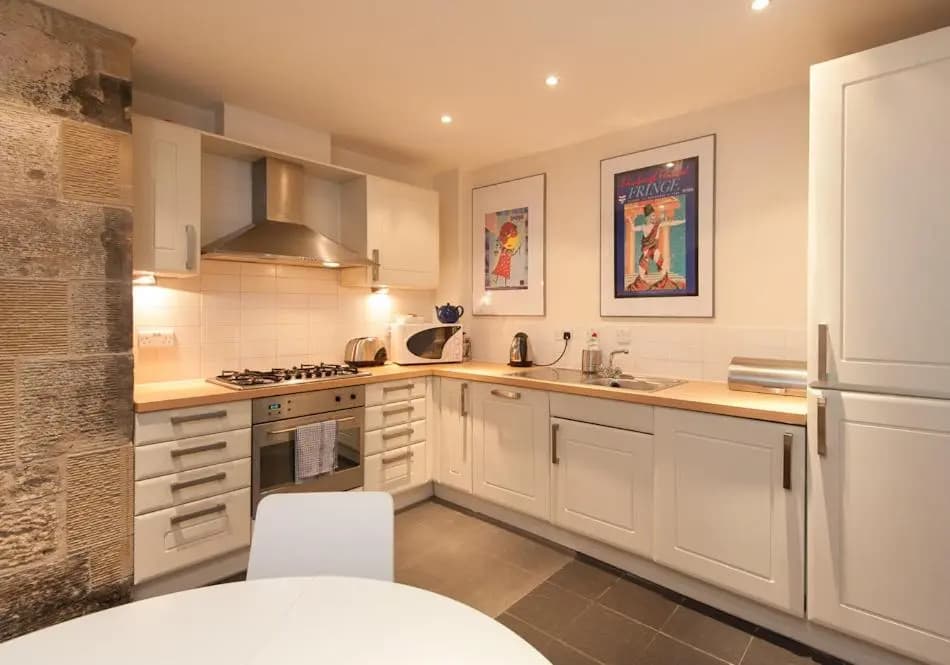 Edmonstone Suite Old Town - photo 12