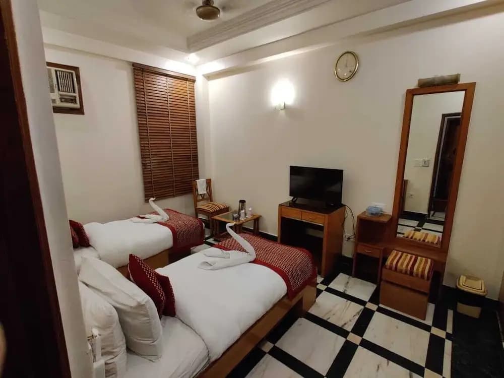 Hotel Singh International - photo 4