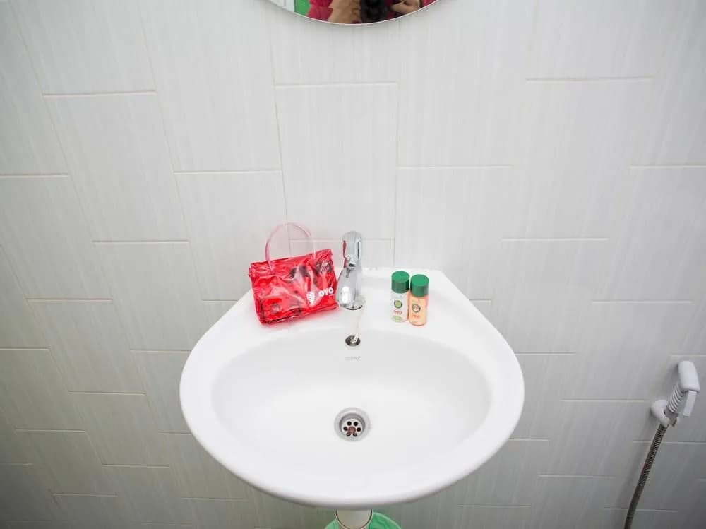 OYO 221 Olive Hotel - photo 8