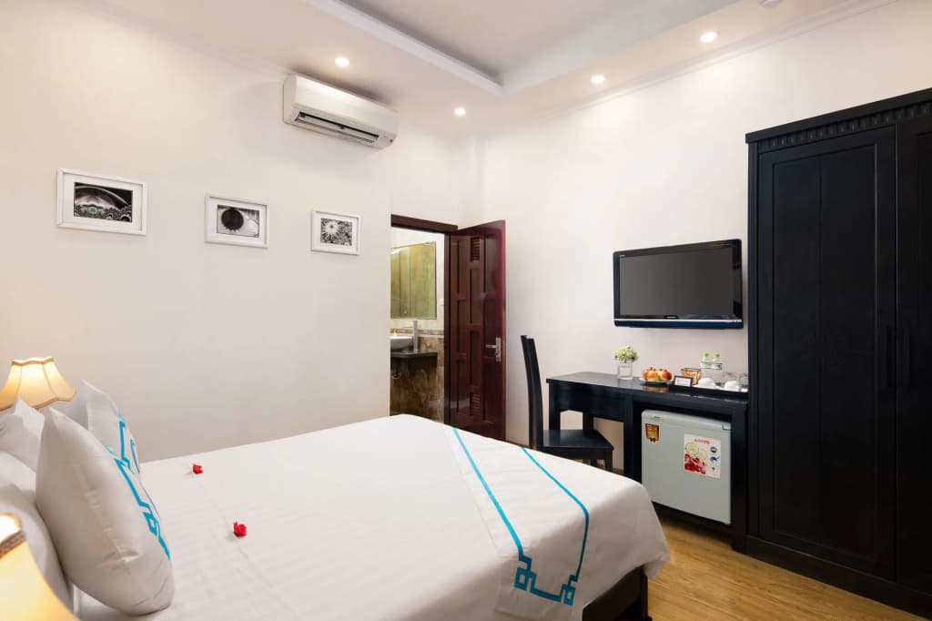 Hanoi Lake View Hotel & Travel - photo 5