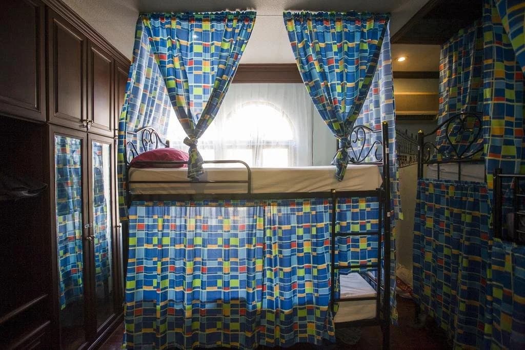 Mad COW Hostel Silom - photo 9