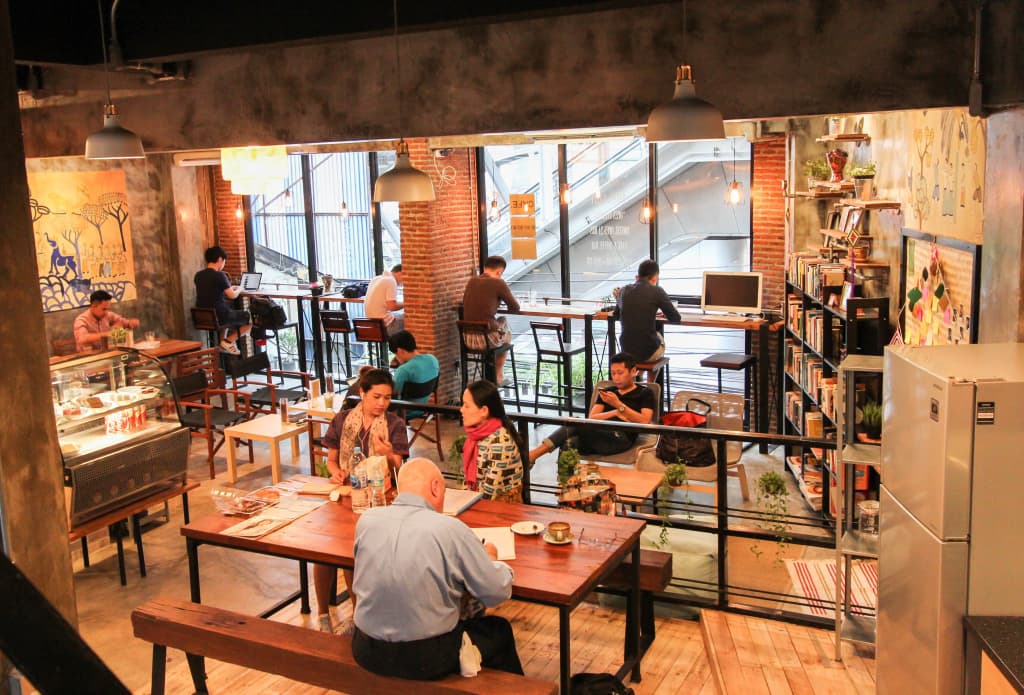 Thonglor Travellers Hostel & Cafe - photo 21