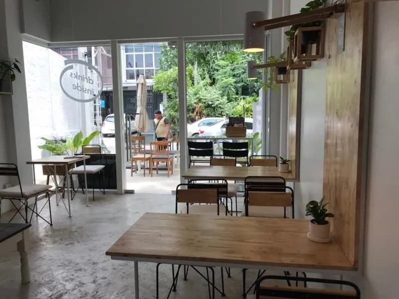Jindabyne cafe and hostel - photo 16