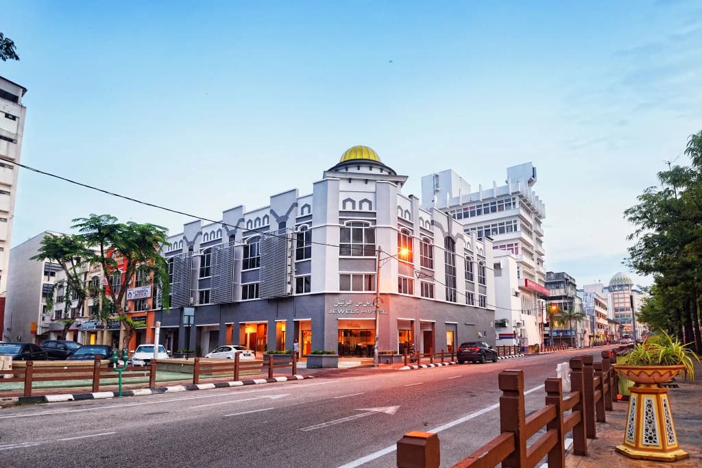 Jewels Hotel - photo 11