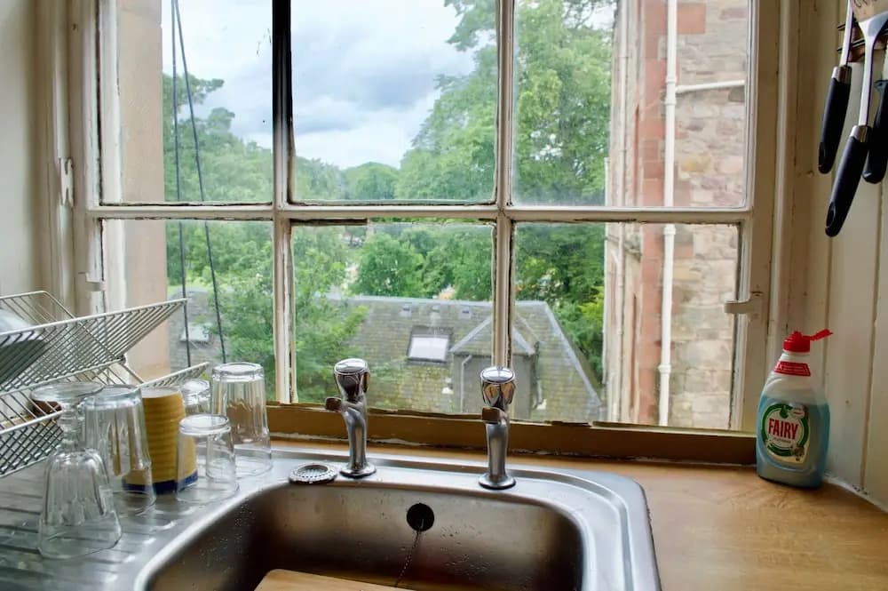 Centrally Located Meadows Flat - photo 7