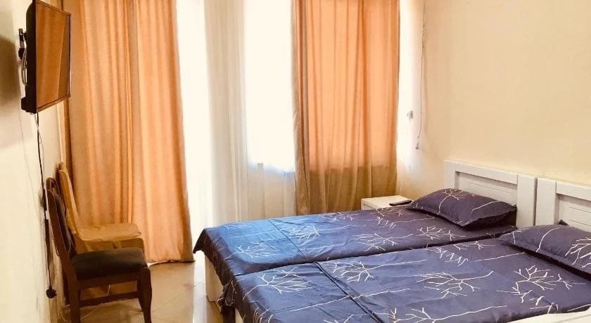 Georgia Hotel - main photo