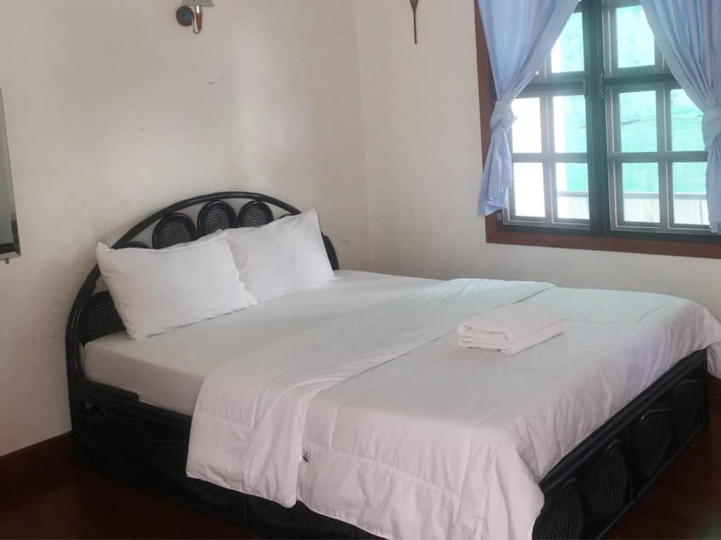 Smileys Guesthouse - photo 3