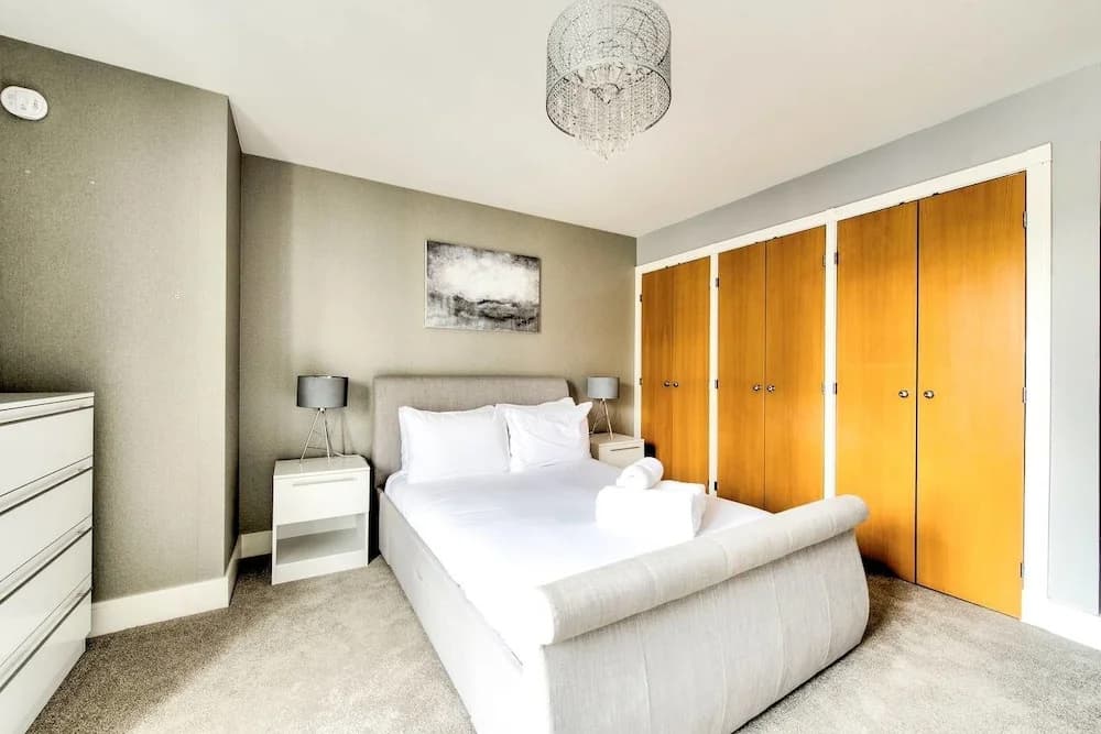 Modern 3 Bed/2bath City Centre Apartment - photo 4