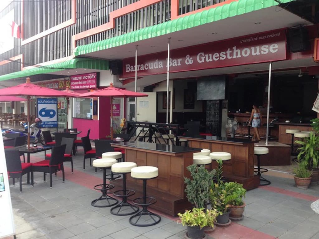Ryan's Bar - photo 10
