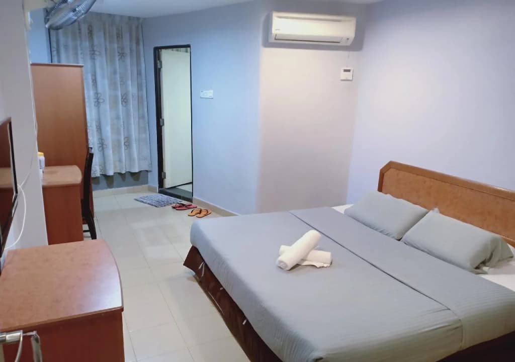 I-Winton Hotel - photo 3