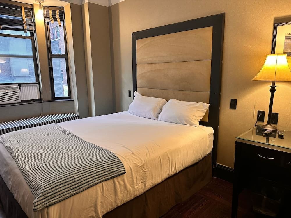 Brooklyn Finest Suites - photo 4