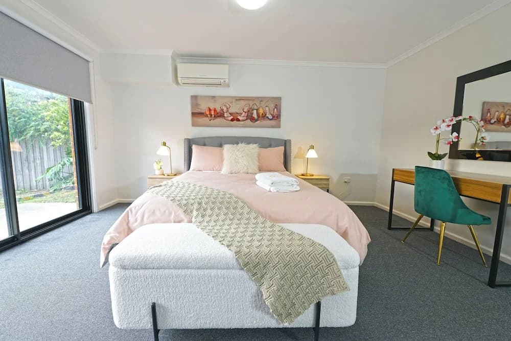 Pet Friendly Ringwood 3BR Home Parking - photo 2