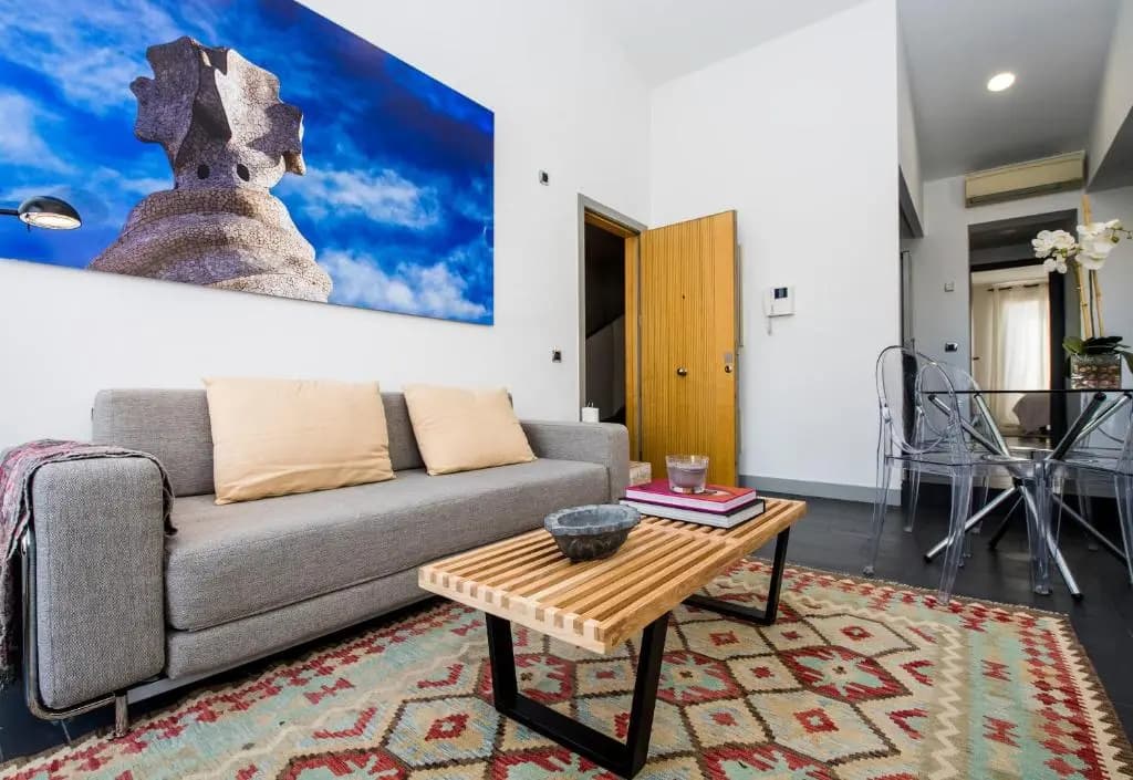 C211 Barcelona Apartments - photo 2