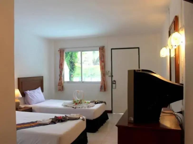 Kamala Beach Inn - photo 3