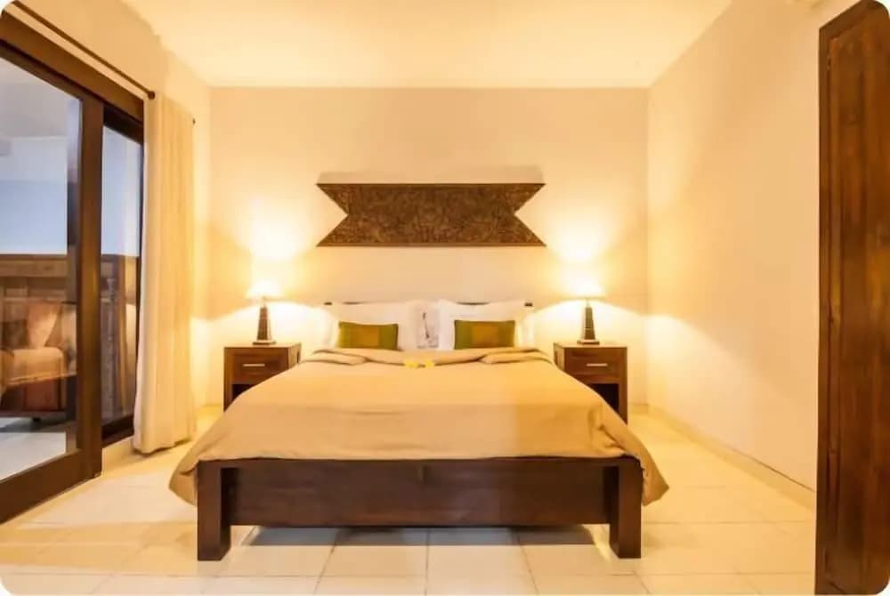 SMV . 5-BR · 5BR Pool Prime Area Walk to Beach N Shops Legian - photo 4
