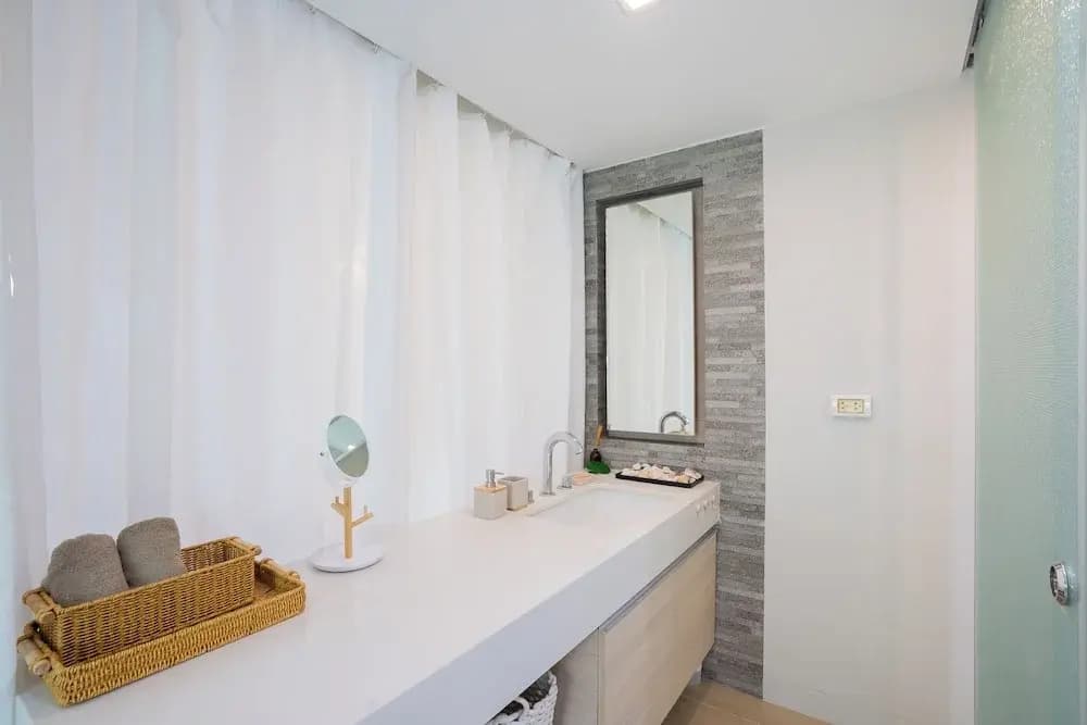 Beachside Chic Coastal Hideaway - photo 7