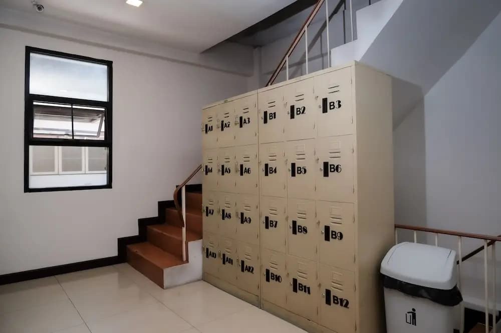 Delta 9 Hostel - photo 8