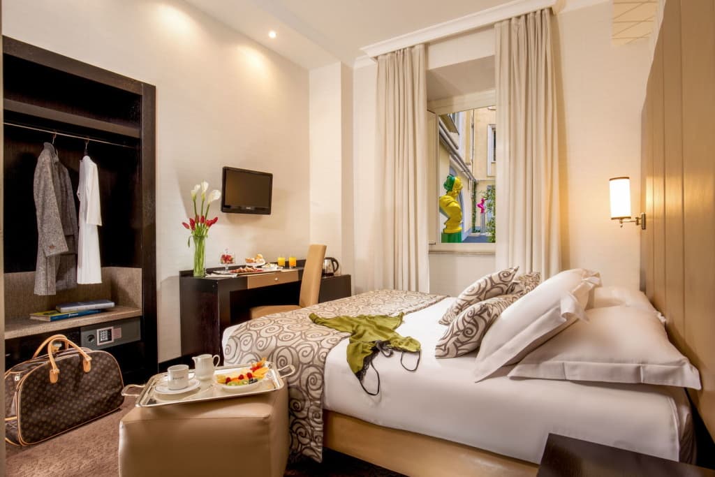 Savoy Hotel - photo 4