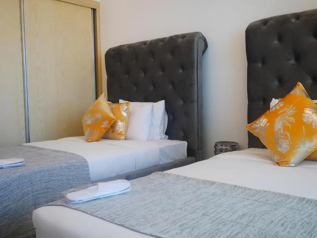 Stunning 5* 4Br-Oceanfront-Apartment - main photo