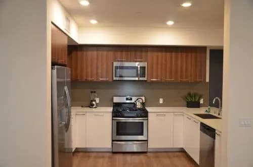 Hollywood Education Square 30 Day Rentals - photo 1