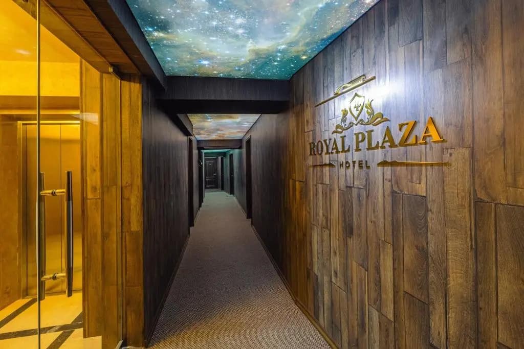 Royal Plaza Hotel - photo 10