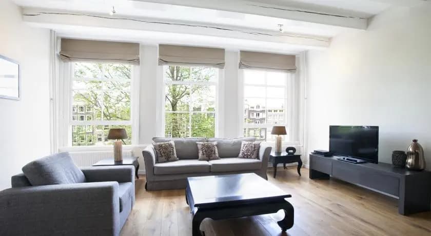 Hugo Apartments - main photo