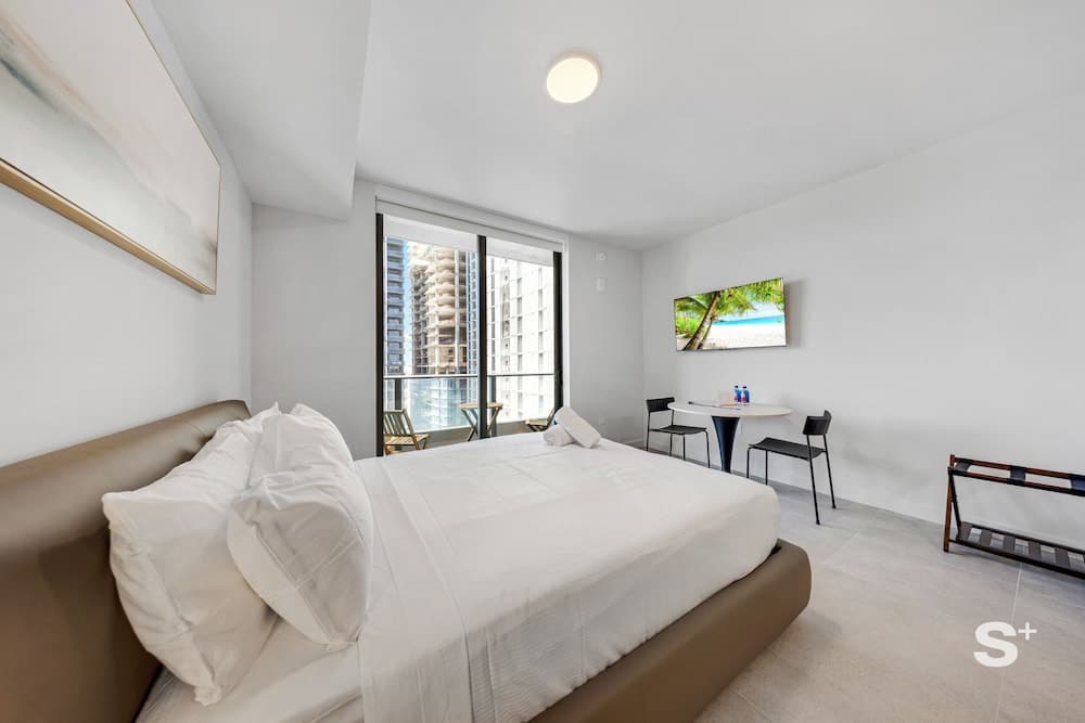 Cozy & Spacious Studio - City Views - photo 4
