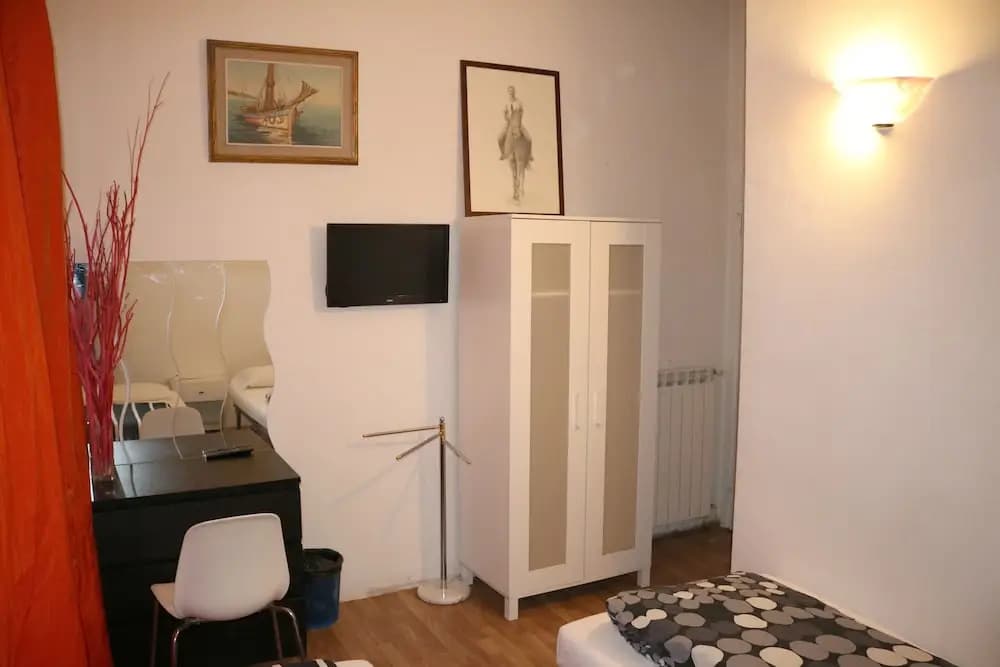 Roman Place - photo 5