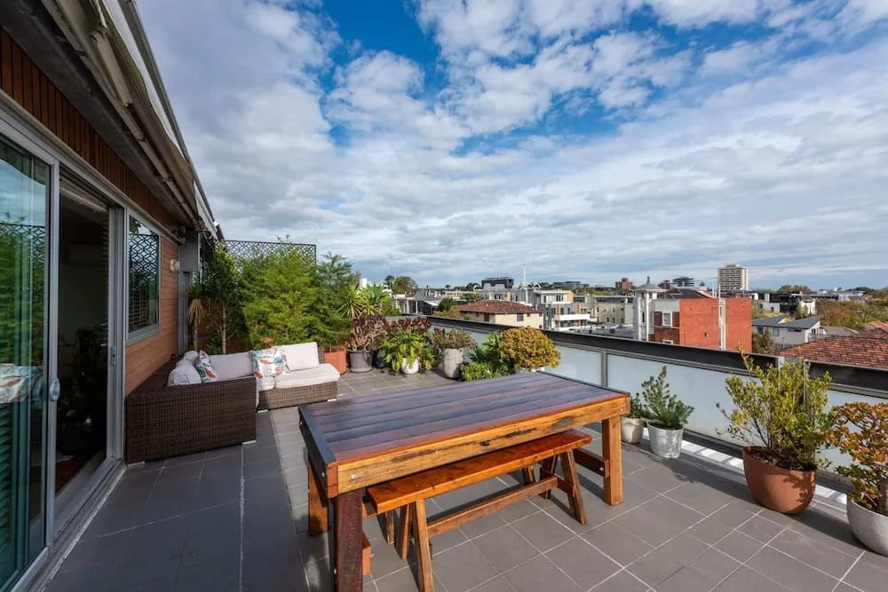 Beautiful 1-bed in St Kilda w/ Parking & Terrace - photo 7