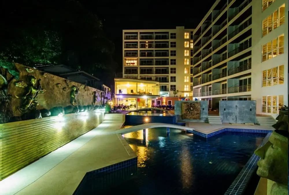Beststayinphuket Poolview - photo 19