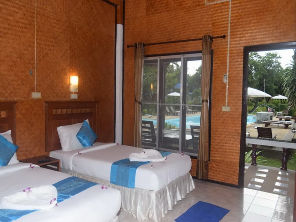 Lanta Long Beach Hostel - photo 3