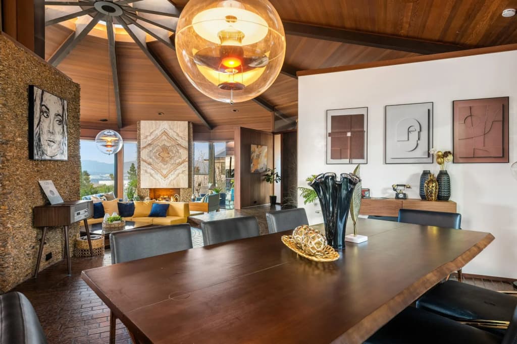 Via Vallarta - An Architecturally Significant California Modern Home - photo 17