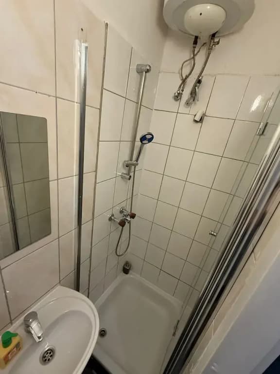 Modern 1BR Apt Close to Westbahnhof - photo 3