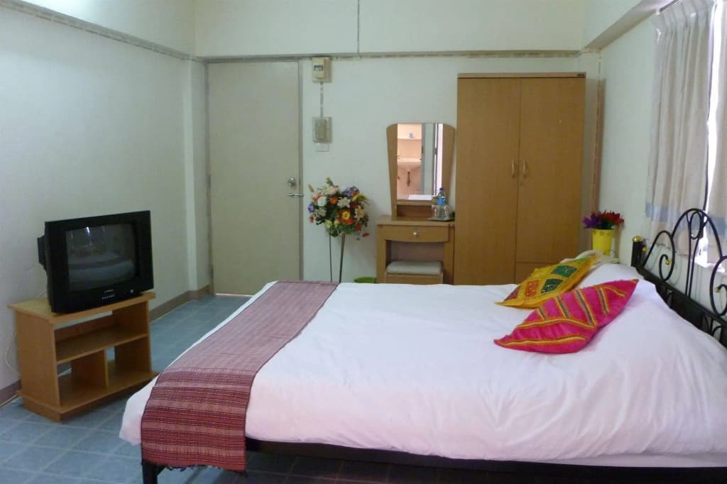 Thanapa Apartment - photo 8