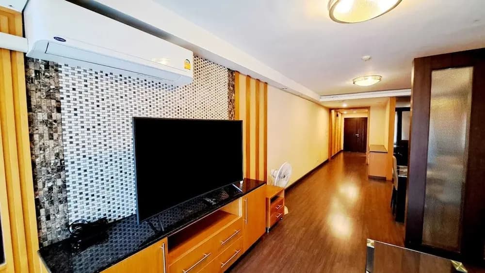 5C - 2 Bedroom Downtown Apartment With Shared Pool - photo 26