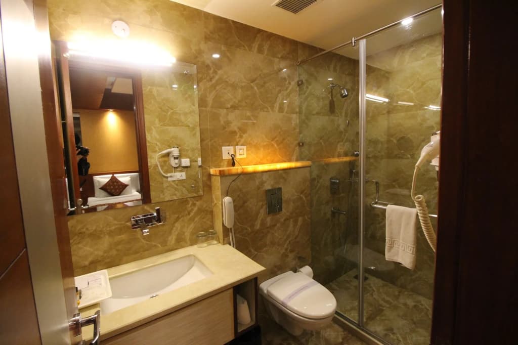 Hotel Golden Grand - photo 9