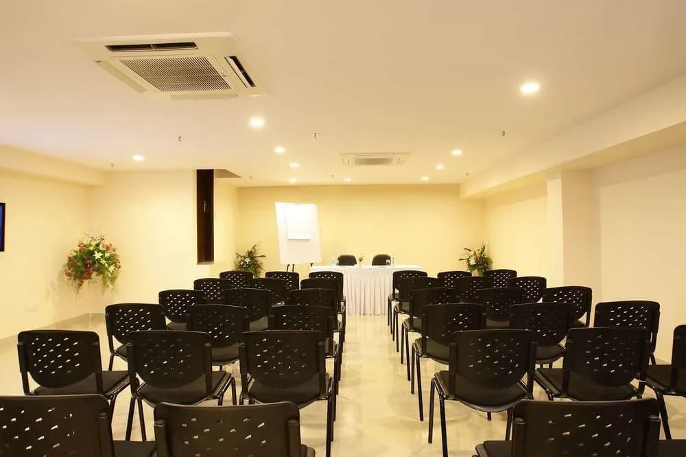 Stallen Suites Nehru Place by FabHotels - photo 16