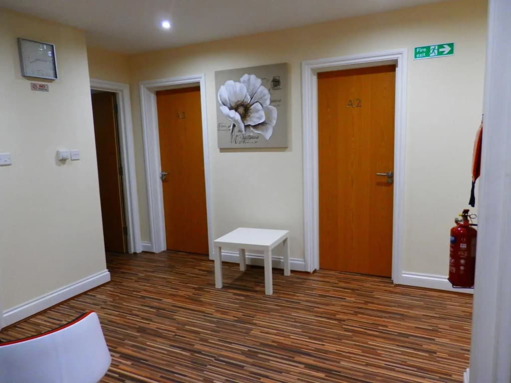 Heathrow Traveller B&B - photo 3