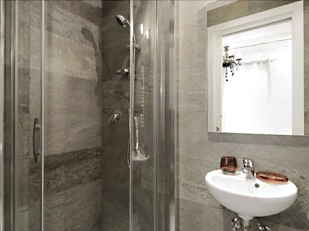D.O Glam Residence Apartment - photo 17