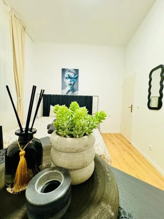 Stylish 4BR Apt Near Westbahnhof - photo 24