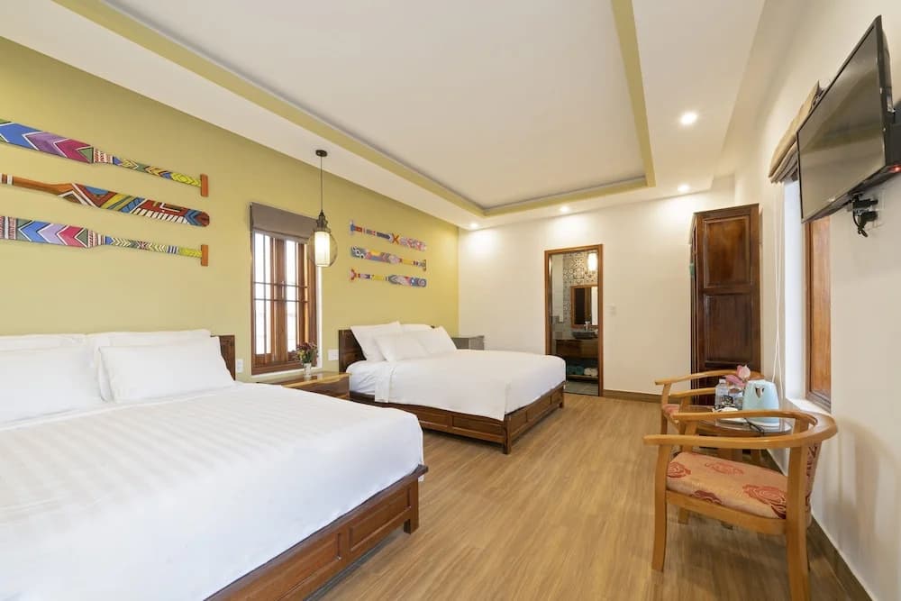 Blue Whale Homestay - photo 2