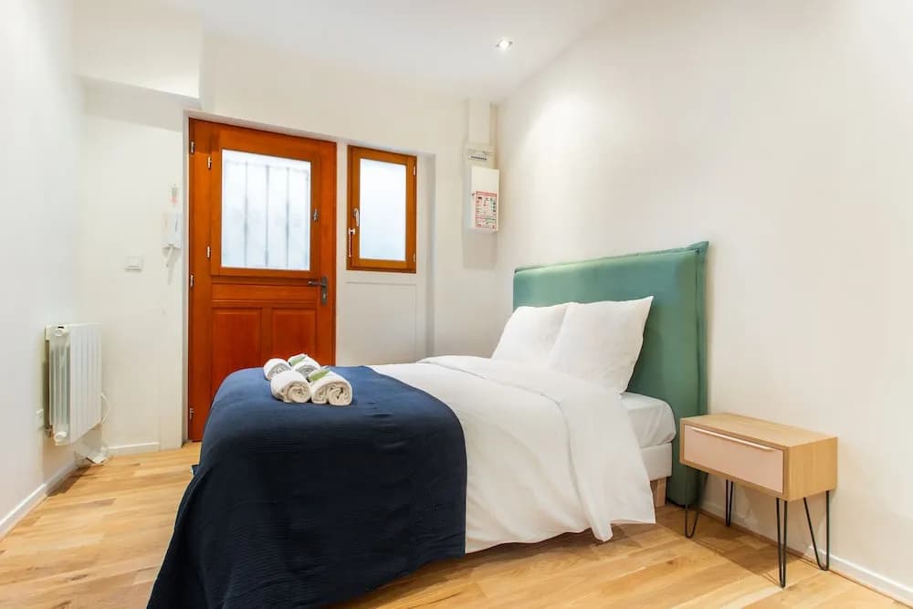 Cosy flat Eiffel tower - photo 2
