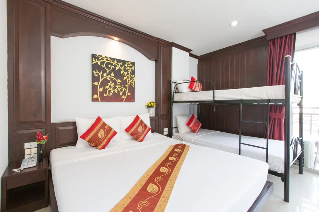 Patong Buri Hotel - photo 4