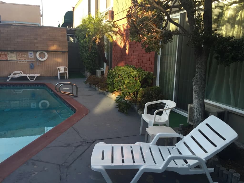 Park Plaza Lodge Hotel - photo 13