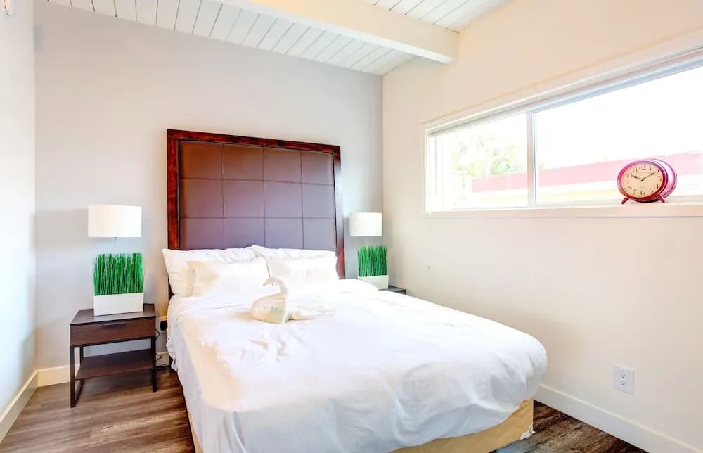1 Bedroom near Hollywood Sights - photo 5