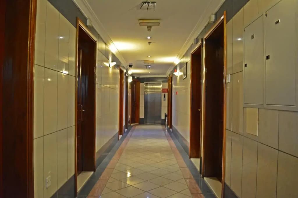 Queen's Hotel - photo 16