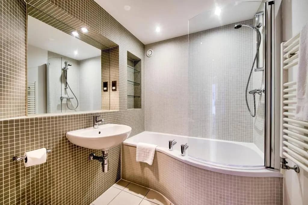 ALTIDO Alluring 3BR apt near the centre with parking - photo 10