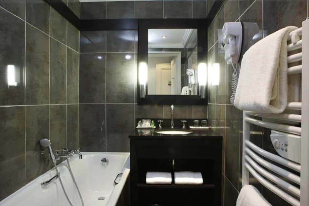 Hotel California Champs Elysees - photo 9